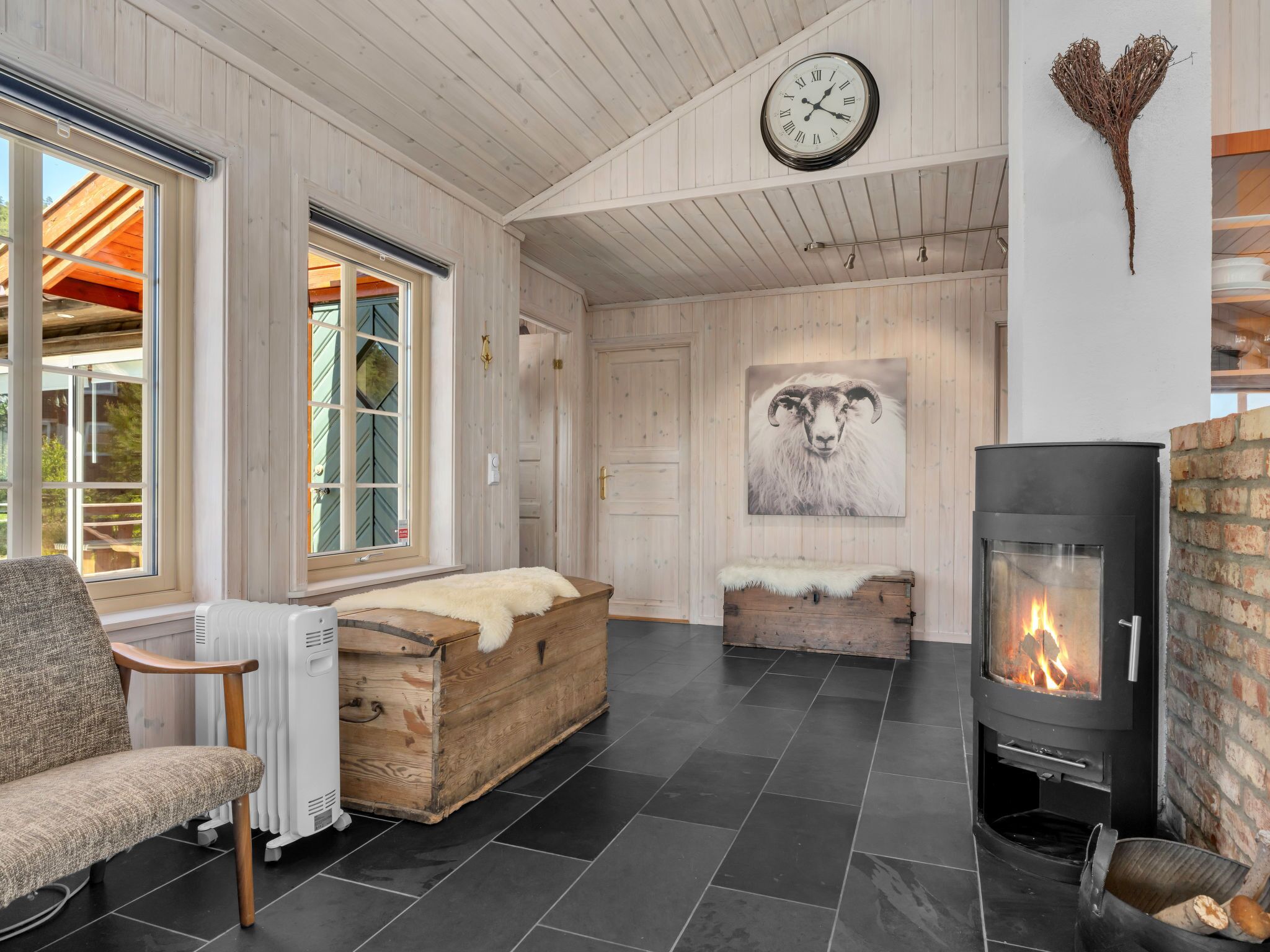 المنشأة من الداخل