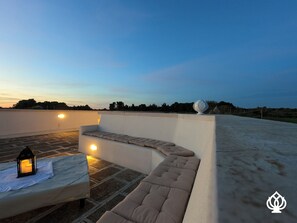Terrace/patio - The House on the Knoll-Valle d'Itria CIN:IT073013C200089627 CIS:TA07301391000050432 (Alberobello)