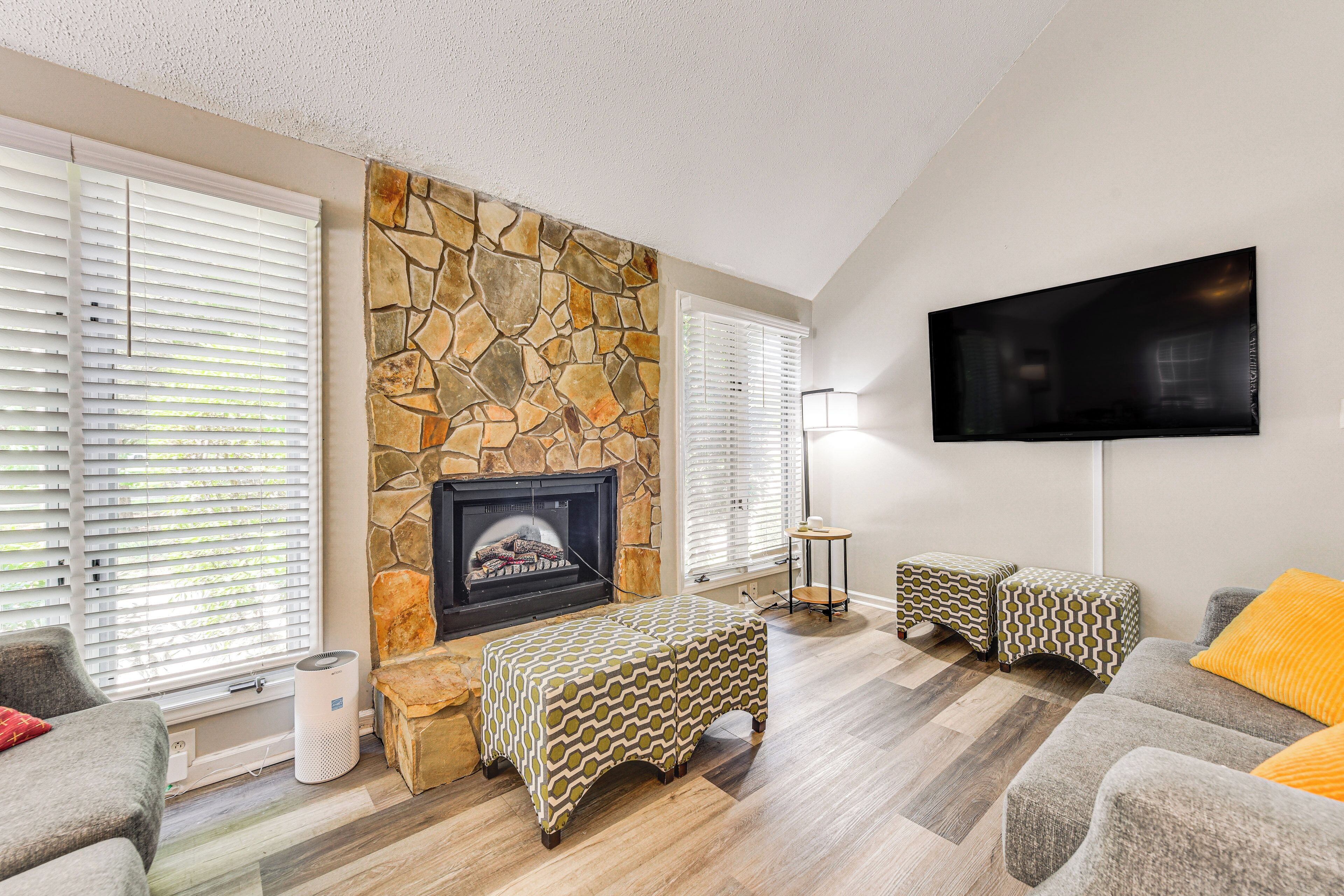 Pet-Friendly Charlotte Home w/ Deck Near Uptown!