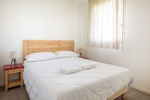1 bedroom, free WiFi, bed sheets - Appartement 300m de la Mer | Accès Piscine (Plougasnou)