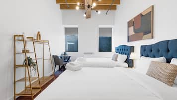 Phòng tiện nghi đơn giản, 2 giường cỡ queen, không hút thuốc (Shared Bathroom) | Bộ đồ giường cao cấp, nệm cao su hoạt tính (memory foam)