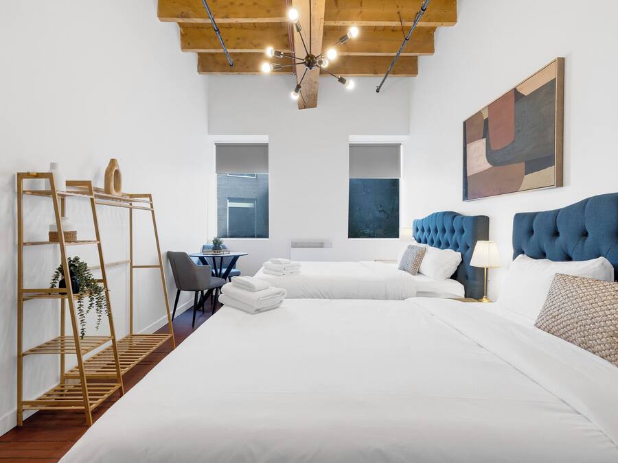 Quarto conforto, 2 camas Queen, para não fumantes (Shared Bathroom) | Roupas de cama premium