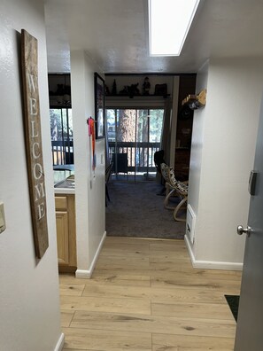 Interior - New Remodeled Studio-Loft Convenient to Town & Bus (Mammoth Lakes)