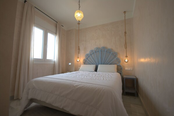 2 bedrooms, iron/ironing board, bed sheets