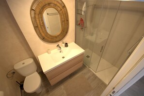 Shower, hair dryer, towels - 170 Tarek Puerto (Tarifa)