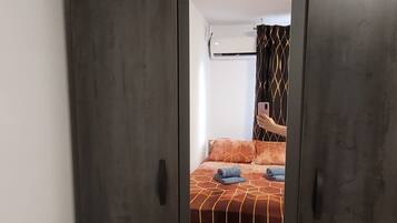 1 bedroom, desk, soundproofing, free WiFi