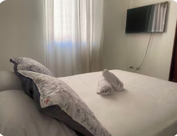 4 habitaciones, tabla de planchar con plancha y wifi gratis 