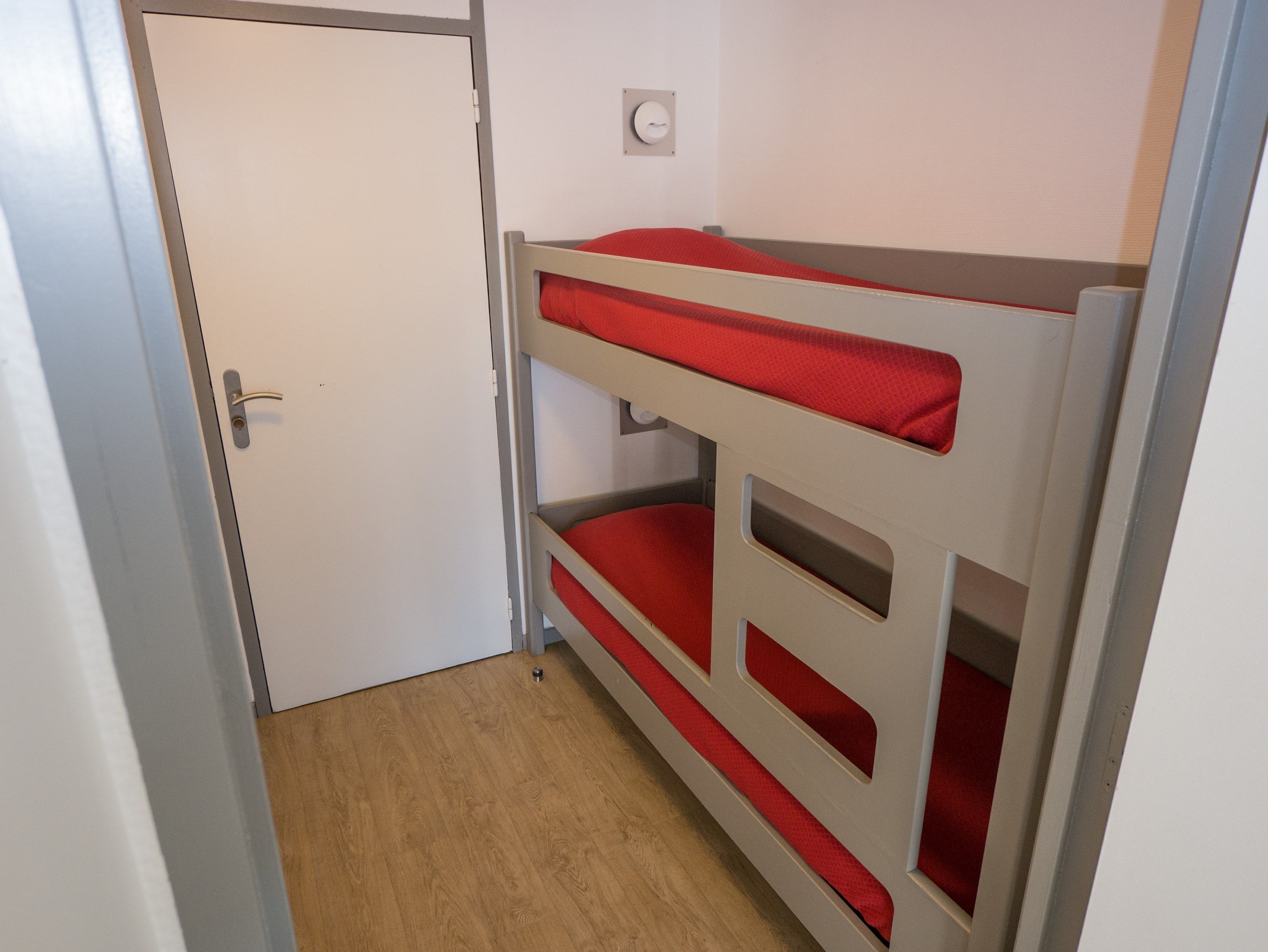 1 bedroom, travel crib, WiFi (free)
