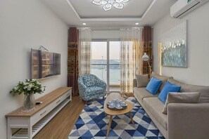 Standard Apartment, 2 Bedrooms, Ocean View | Living area