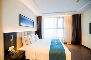 Studio, Ocean View | In-room safe, blackout drapes, soundproofing, iron/ironing board - Halo Bay Retreat (Ha Long)
