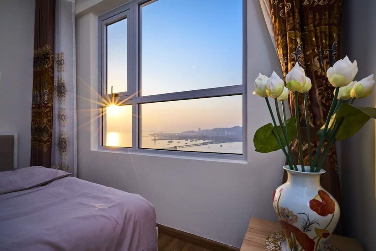 Standard Apartment, 2 Bedrooms, Ocean View | 3 bedrooms, in-room safe, blackout drapes, soundproofing