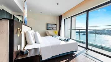 Studio, quang cảnh biển | 3 phòng ngủ, két bảo mật tại phòng, màn/rèm cản sáng, phòng cách âm