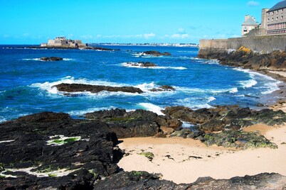 Comfy House near the Centre | Private Entrance!