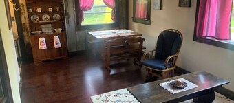 Charming Hideaway suite in the heart of the PA Grand Canyon with AC, WiFi