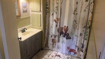 Towels, soap, shampoo, toilet paper