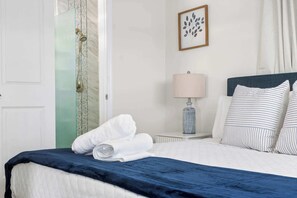 4 Schlafzimmer, Bügeleisen/Bügelbrett, Reisekinderbett, WLAN