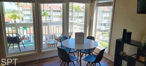 Appartement, Meerdere bedden, balkon, uitzicht op zwembad (Gulfpoint 1302) | Dineren