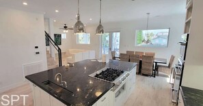 하우스, 침대(여러 개), 수영장 이용 (Padre Beach House) | 내부