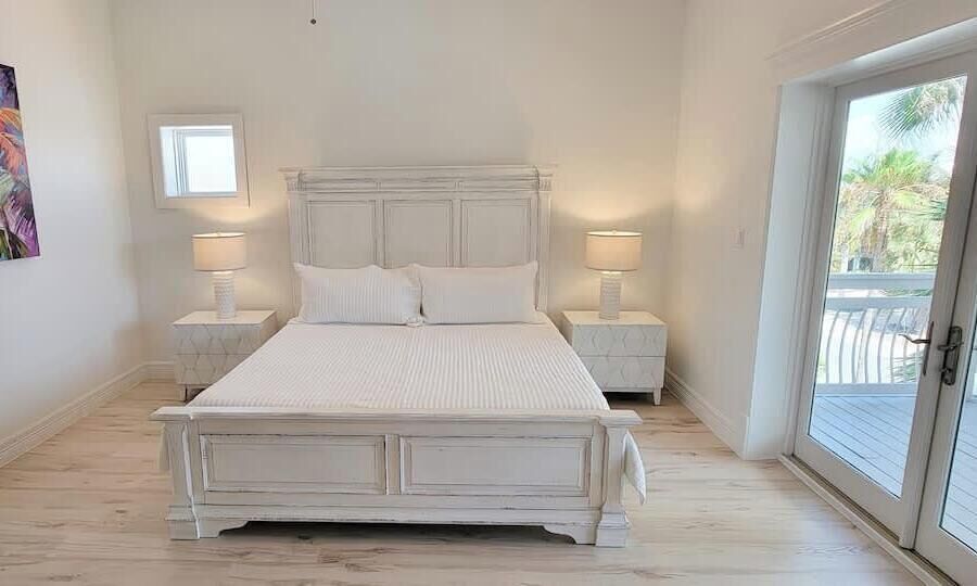 House, Multiple Beds, Pool Access (Padre Beach House) | 5 bedrooms, bed sheets