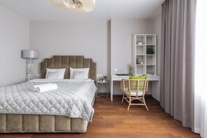 1 habitación, tabla de planchar con plancha y wifi gratis 