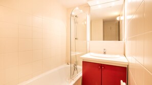 Free toiletries, hair dryer