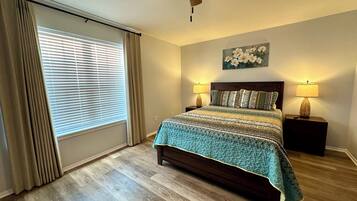 3 bedrooms, iron/ironing board, WiFi, bed sheets
