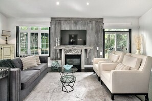 Offices - STUNNING 5 BEDROOM HOME IN THE BLUE MOUNTAINS (the blue mountains)