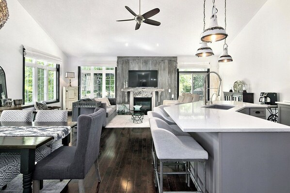 Offices - STUNNING 5 BEDROOM HOME IN THE BLUE MOUNTAINS (the blue mountains)