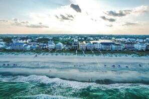 On the beach - Boho Beachfront Condo with MASSIVE Balcony (Carolina Beach)