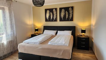 2 bedrooms, WiFi, bed sheets