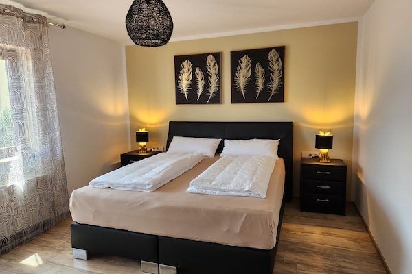 2 bedrooms, WiFi, bed sheets