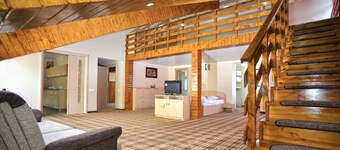 Cozy apartment in Bușteni with kitchen, common play room and outside fitness