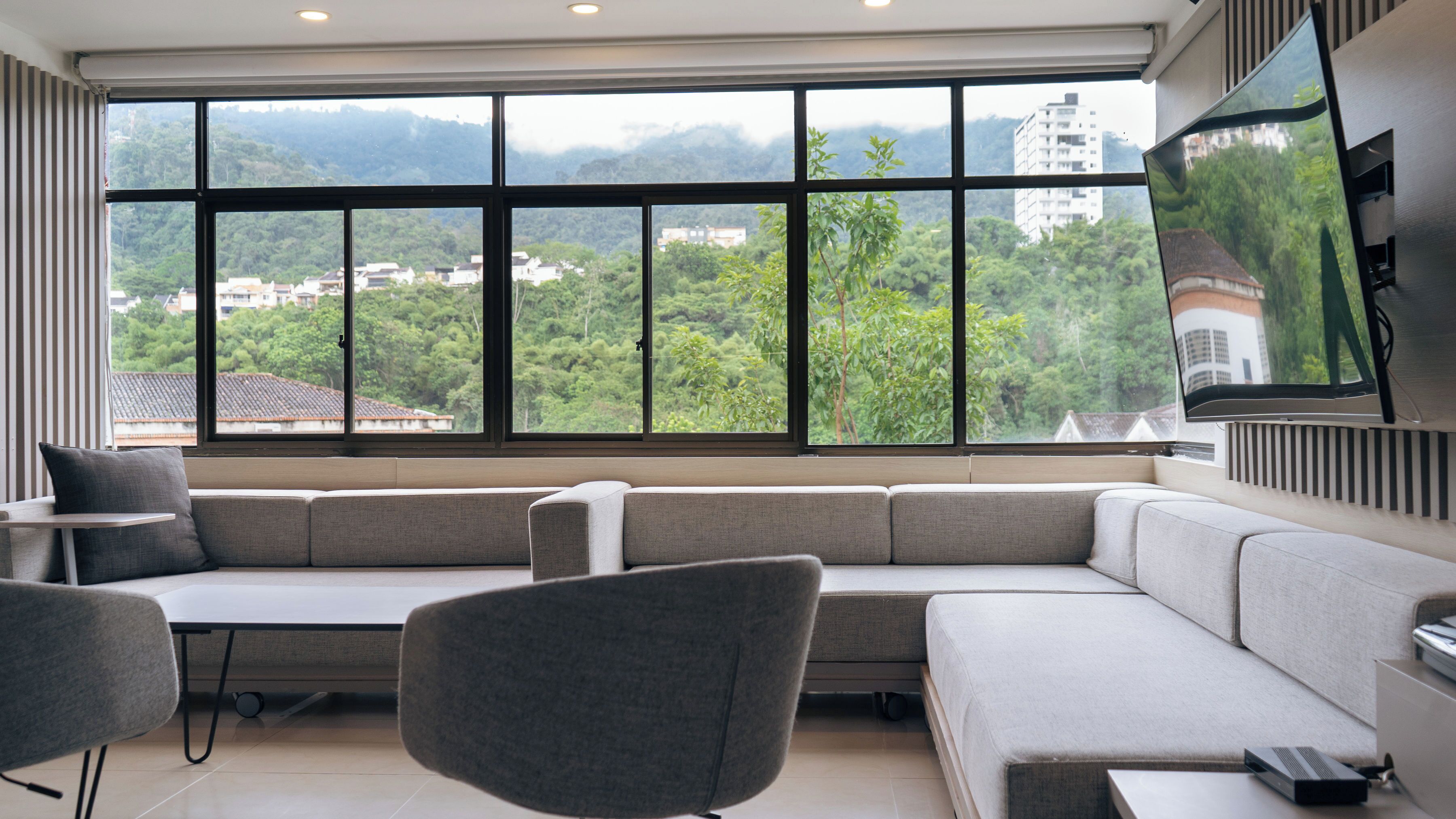 Smart TV, table tennis