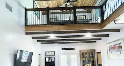 Texas Ambience at the Barn and Silo