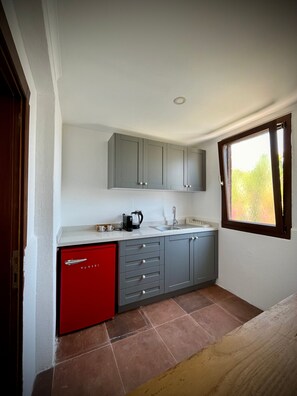 Comfort Single Room, Sea View | Private kitchenette - Casa Caria Suites (Bodrum)
