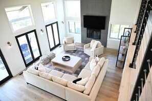 Smart-TV, peis og stereoanlegg