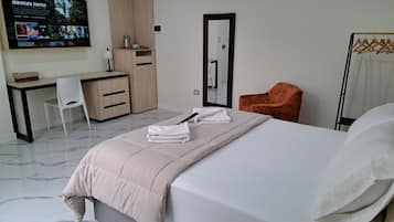 1 habitación, escritorio, wifi y ropa de cama