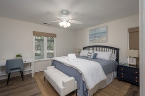 4 bedrooms, iron/ironing board, free WiFi