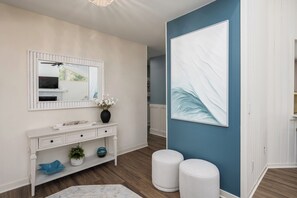 Interior - New on VRBO, Beautifully updated, close to the beach, come make family memories! (Hilton Head Island)