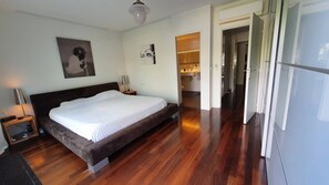 3 slaapkamers, een bureau, een strijkplank/strijkijzer, gratis wifi