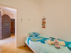 4 dormitorios, tabla de planchar con plancha, wifi gratis y ropa de cama