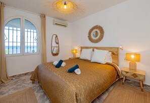 4 chambres, fer et planche à repasser, Wi-Fi gratuit, draps fournis