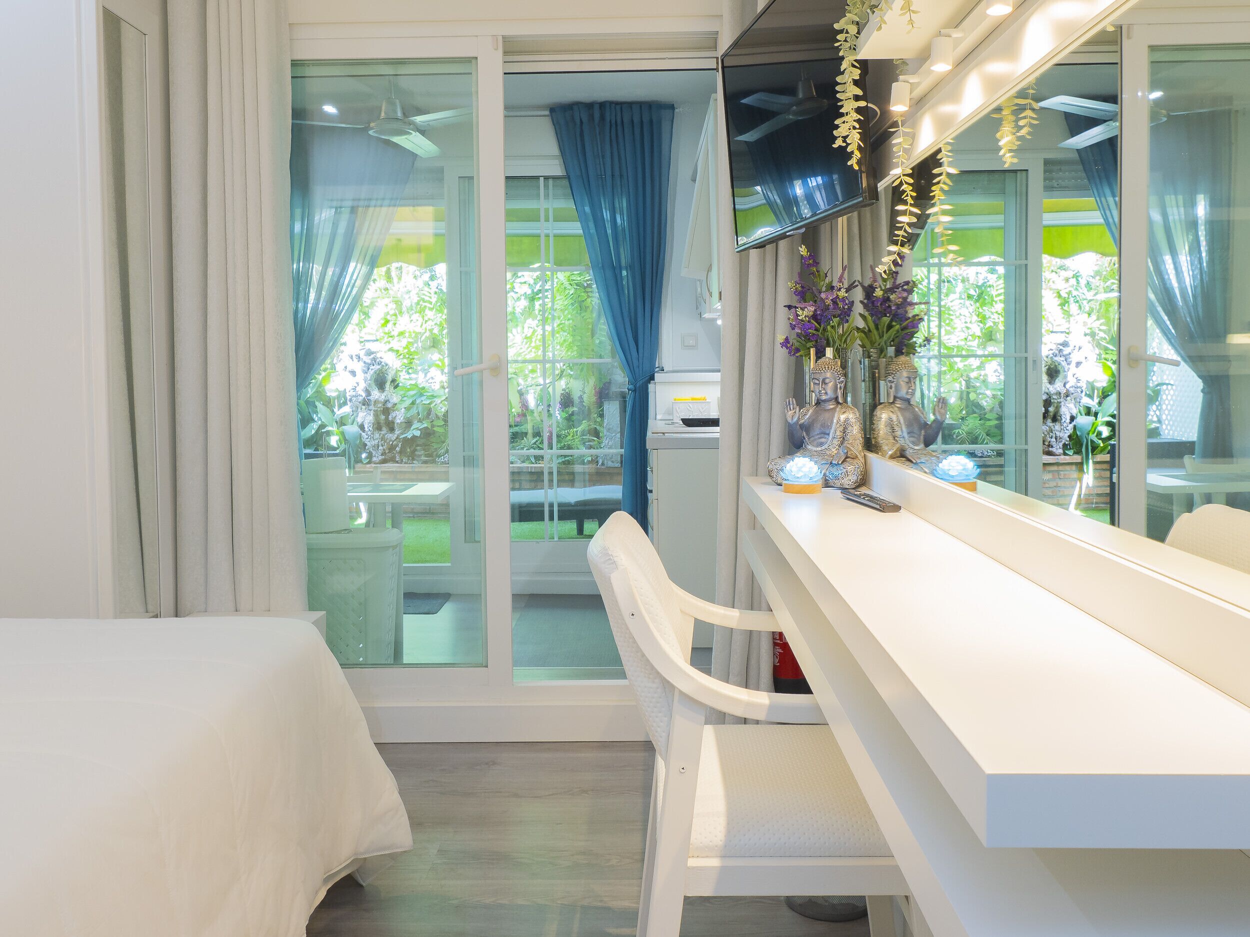 1 habitación, tabla de planchar con plancha, wifi gratis y ropa de cama 