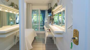 1 slaapkamer, een strijkplank/strijkijzer, gratis wifi, beddengoed