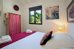 3 bedrooms, in-room safe, desk, iron/ironing board