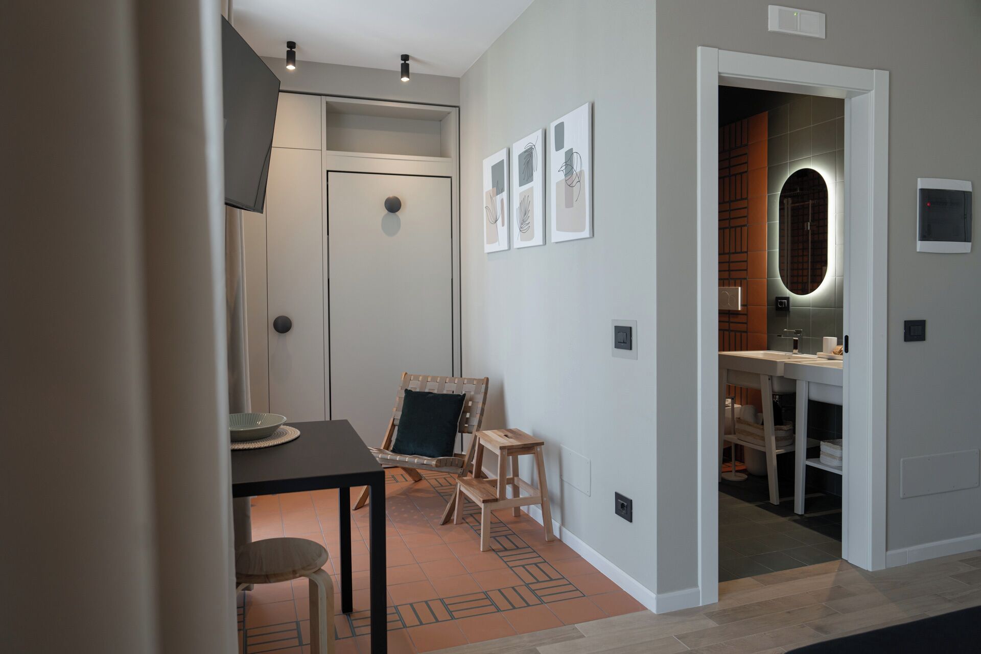 Doppia Comfort, balcone, vista mare | Copriletto in piuma, minibar, con stile personalizzato