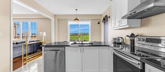 This house is a 4 bedroom(s), 2.5 bathrooms, located in Cambridge, ON.