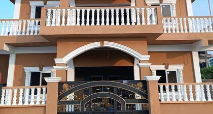 2 Bedrooms Fully furnished Apartments with WiFi/Cable TV,AC,Hot Water etc