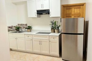 Micro-ondes, four, plaque de cuisson