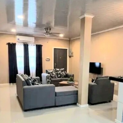 2 Bedrooms Fully furnished Apartments with WiFi/Cable TV,AC,Hot Water etc